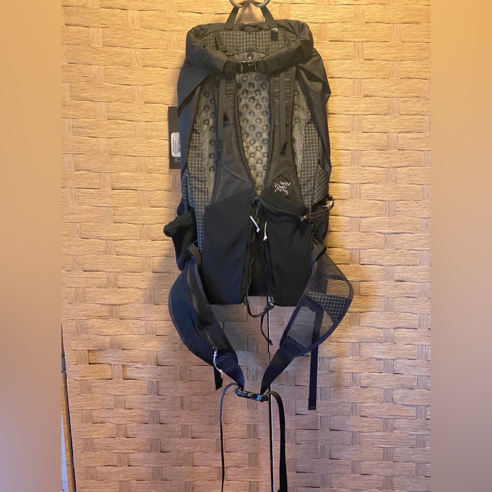 NWT Arcteryx Aerios 35 Backpack - Picture 8 of 8
